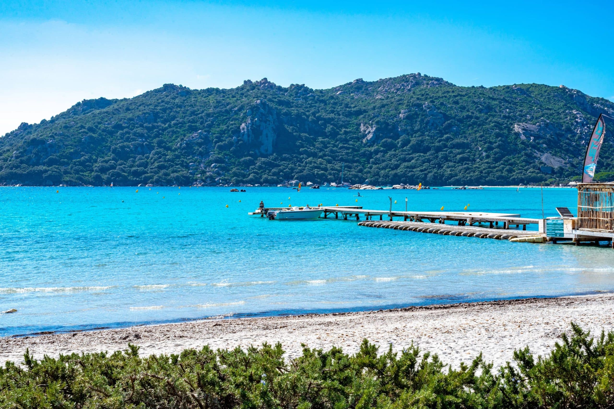 Villa "Pieds dans l'eau" à vendre sur la plage de Santa Giulia
